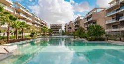 شقه دور ارضي بحديقه 135 م للبيع في ليك فيو ريزدنس