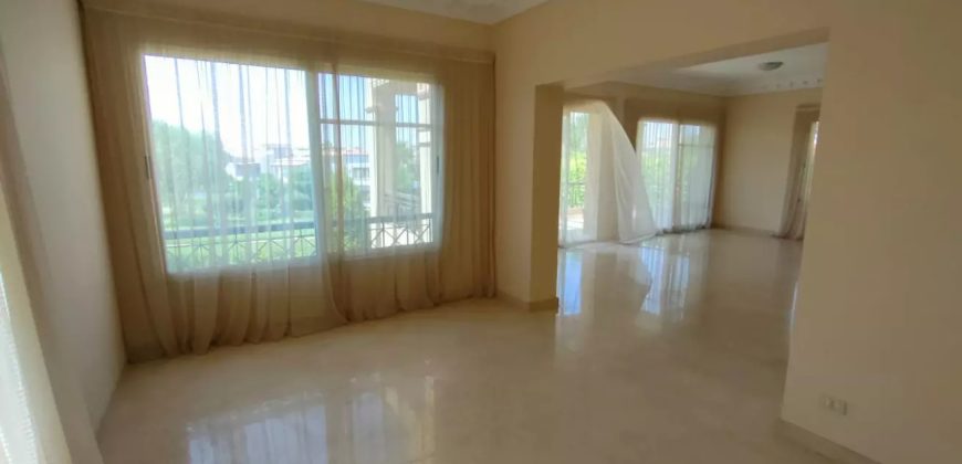 فيلا فخمة للايجار بكمبوند ليك فيو المرحلة الثانية