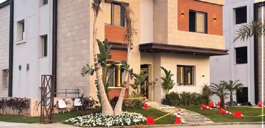 تاون هاوس للبيع في ازار, كمبوندات التجمع الخامس