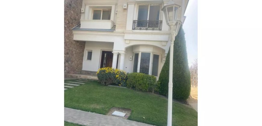 منزل مزدوج للبيع في ماونتن فيو 2, كمبوندات التجمع الخامس