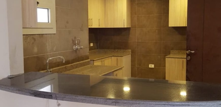 At Mirage Residences, apartment for sale with distinctive view and a fine price.