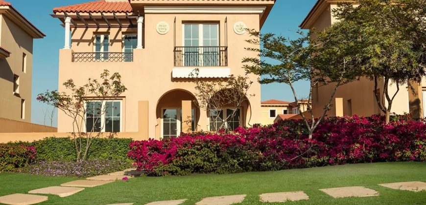 Town house at Hyde park in New Cairo for sale with 5% dp.