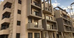 apartment for sale at Fifth Square with installments and immediate delivery.