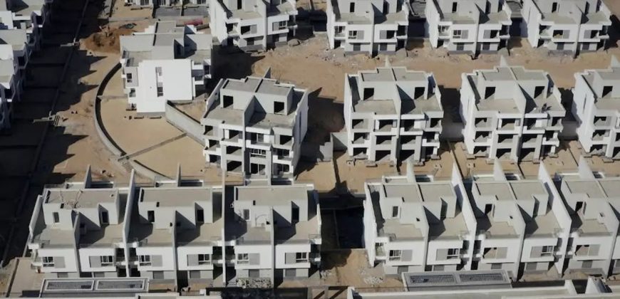 Townhouse for sale in Beta Greens over installments.