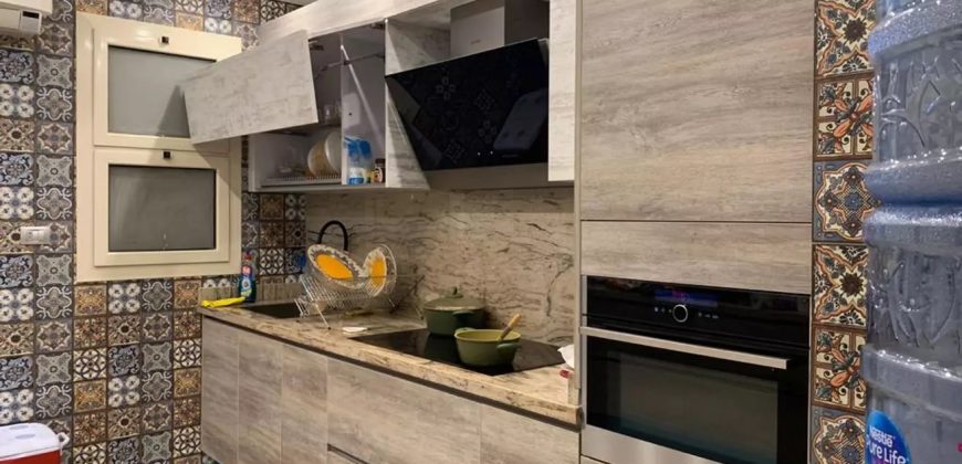 Fine villa for sale at Hacienda with impressive price.