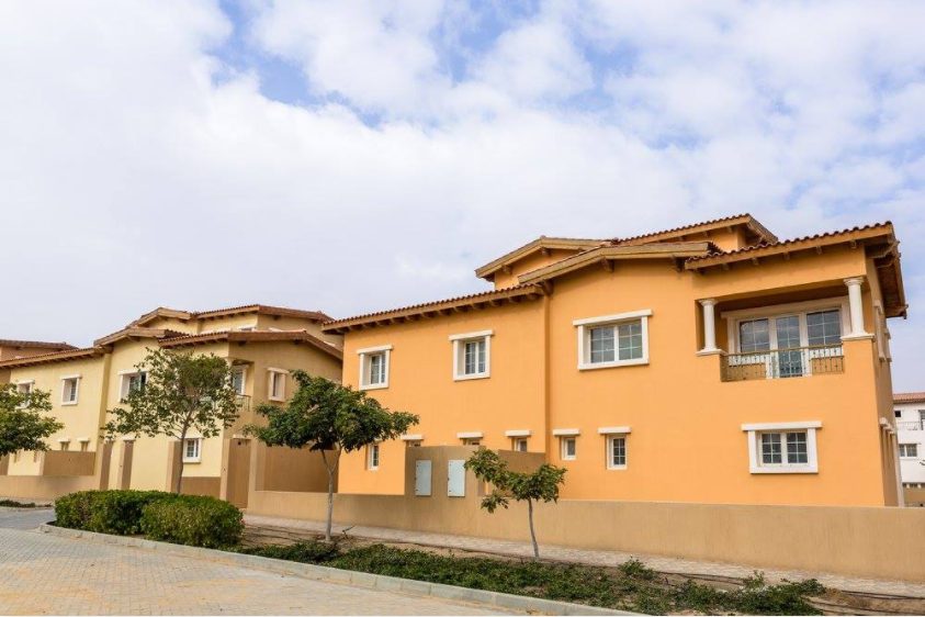 Duplex for sale in Hyde park with front and back garden with 5% down payment over 8 years.