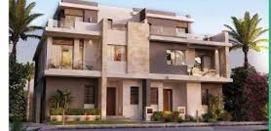 Duplex with garden at Hyde Park New Cairo for sale over 8 years.