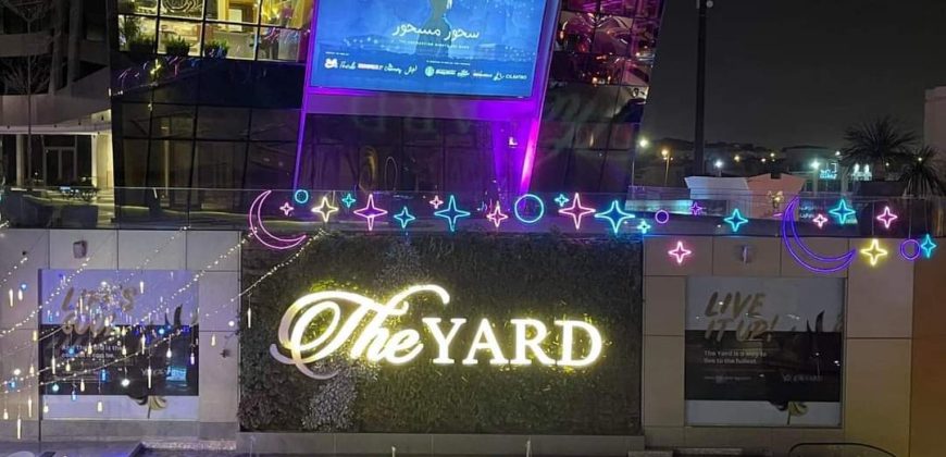 بالتقسيط استلام فوري محل تجاري في اكبر مول في القاهرة الجديدة the yard موقع مميز